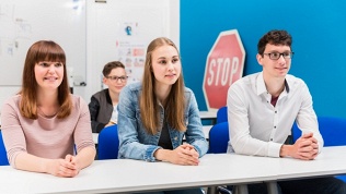 Обучение вождению в автошколе «ВИП»