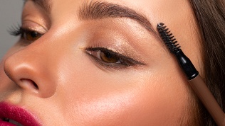 Уход за ресницами и бровями в салоне красоты «Прекрасные создания»