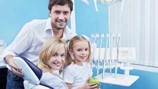 Гигиеническая чистка зубов в стоматологии Rustam Clinic