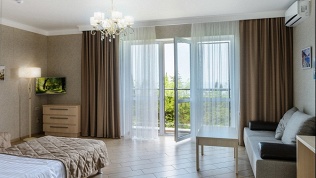 Отель Gold & Glass 4*