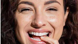 Комплексная процедура гигиенической чистки зубов в клинике White Star