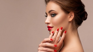 Маникюр и педикюр с покрытием гель-лаком в салоне Rimma_Nails_Moscow