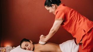 Тайский массаж или SPA-программы в салоне Crown Thai SPA