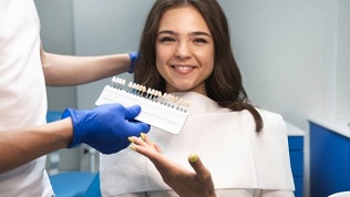 Чистка и отбеливание, лечение кариеса, удаление зубов в клинике «Юга Дент»