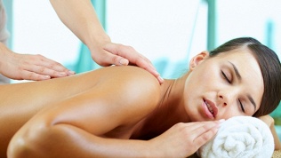 30 или 60 минут массажа в студии массажа «Менделеев»
