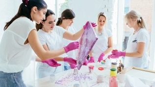 Арт-свидание, арт-девичник или мастер-класс в студии Painting Room