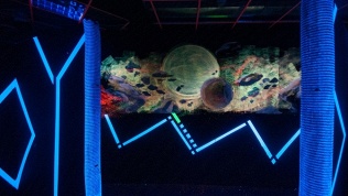 Игра в лазертаг и аэрохоккей на лазертаг-арене «Порт-62»