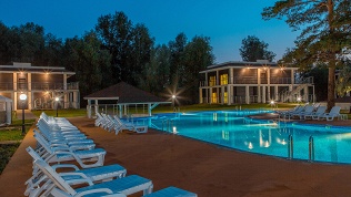 Отдых в течение 2 суток с завтраком на базе отдыха Sosnovoe Family Club