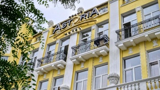 Отель Grand Astoria