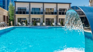 Отдых на побережье Черного моря с питанием в отеле Avdallini Golden Bay