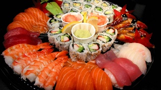 Всё меню от службы доставки «BlaBlaSushi Савеловская» за полцены