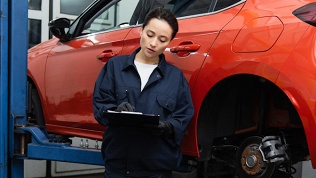 Шиномонтаж и балансировка колес в автосервисе Just Auto-Service