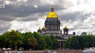 Билет на экскурсию «Мифы и легенды Петербурга» от компании «Визит СПб»