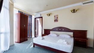Отдых в Лермонтово с посещением бассейна в Crystal Apart Hotel