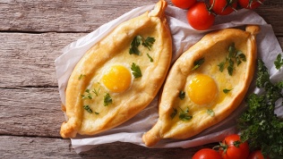 Пицца, пироги и хачапури