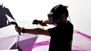 Игра в шлеме HTC Vive