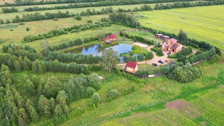 Отдых на берегу озера с пользованием мангалом в парк-отеле «Оазис»