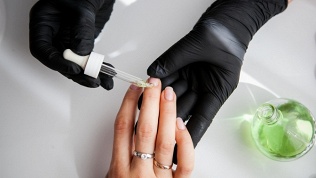 Маникюр и педикюр с покрытием гель-лаком от мастера Елены