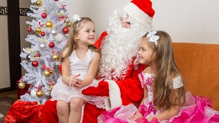 Визит Деда Мороза и Снегурочки от агенства праздников «ШутиКо»