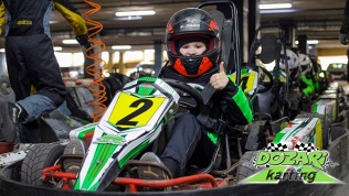 Заезды на карте для взрослых и детей в крытом картинг-центре Dozari Karting