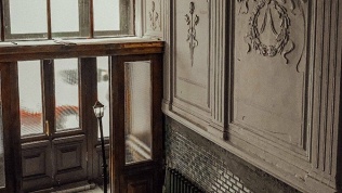 Экскурсия по дворам и парадным от компании CarlsonRoofsSPB