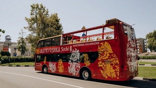 Дневной абонемент в автобус-кабриолет от компании «Друзья напрокат»