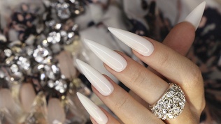 Маникюр и педикюр с покрытием гель-лаком от студии Nails Smart Beauty