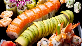 Всё меню от службы доставки Ionoto за полцены