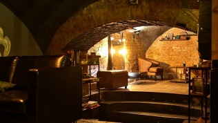 Всё меню, напитки и паровые коктейли в баре Underground Lounge
