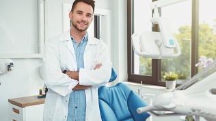 Профессиональная гигиена полости рта в стоматологической клинике Da Dental