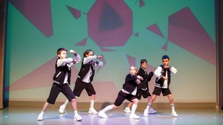 Занятия танцами для детей в студии «СпортDream»