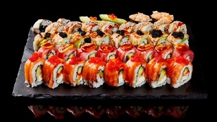 Сет из роллов от магазина японской кухни Sushi Shop