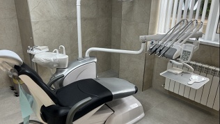 Профгигиена полости рта ультразвуком и AirFlow в стоматологии «Аквадент»