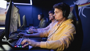 Абонемент на игры в компьютерном клубе Escape