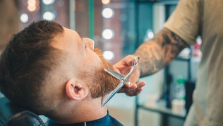 Мужская стрижка, моделирование бороды в барбершопе «30»