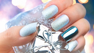 Маникюр и педикюр с покрытием гель-лаком в Rm Beauty Studio