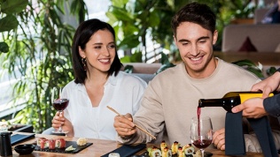 Винный ужин в двухуровневом панорамном ресторане Van Gogh