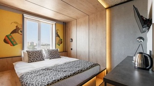 Проживание в Санкт-Петербурге с завтраком в отеле WE & I by Vertical