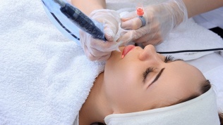 Перманентный макияж бровей, век или губ в студии Meri.Amanbekova