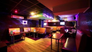 Бизнес-час с паровым коктейлем и чаем от лаундж-бара Brooklyn