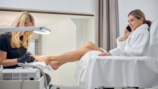 Медицинский аппаратный педикюр в клинике «Восстановительной медицины»