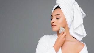 Уход за лицом в студии «Эстетическая медицина с бриллиантовой рукой»