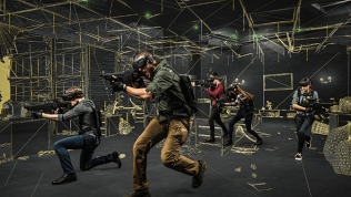 Сеанс игры в очках виртуальной реальности от клуба Anvio-Ancor