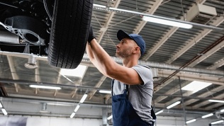 Шиномонтаж и балансировка колес в автосервисе H. T. Shina