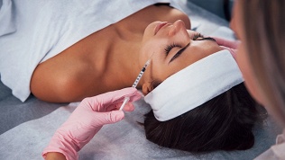 Инъекции ботокса, увеличение губ, мезотерапия в клинике Palmier