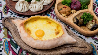 Меню и напитки в доме грузинского вина Bar & Shop