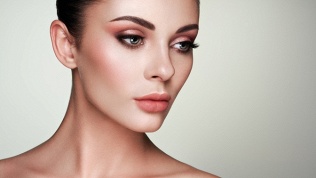 Чистка лица, пилинг, лазерное омоложение лица в студии красоты Мoko Мed