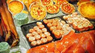 Пицца и роллы