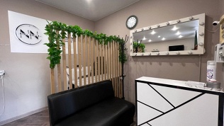 Маникюр и педикюр с покрытием гель-лаком в студии Анастасии Николаевой