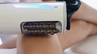 Безлимитное посещение сеансов массажа R-Sleek в центре «Вега»